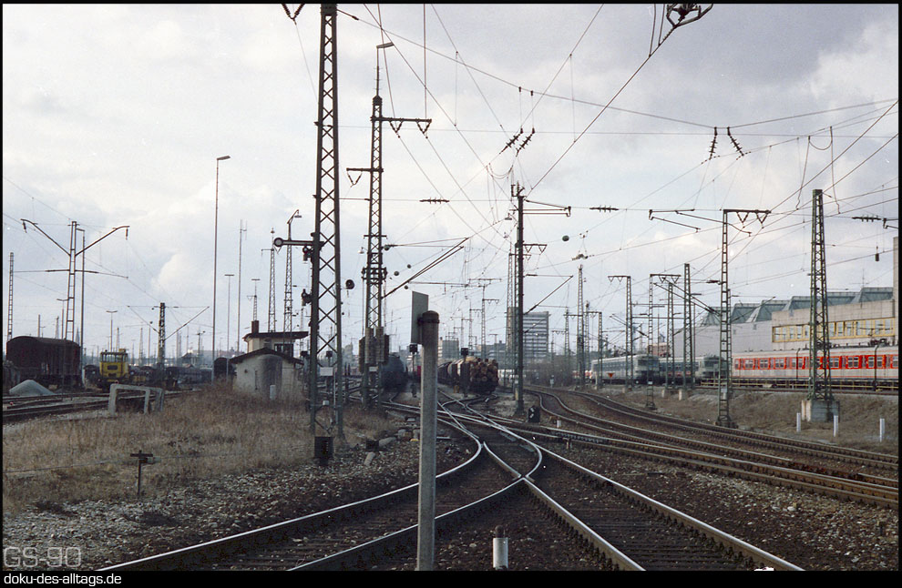 Strecken und Bahnhöfe